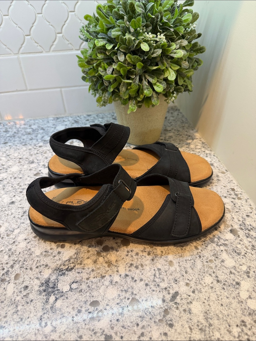 FLEXUS Italian Comfort By Spring Step Anatomic Anti-Shock Leather Sandal Size 41